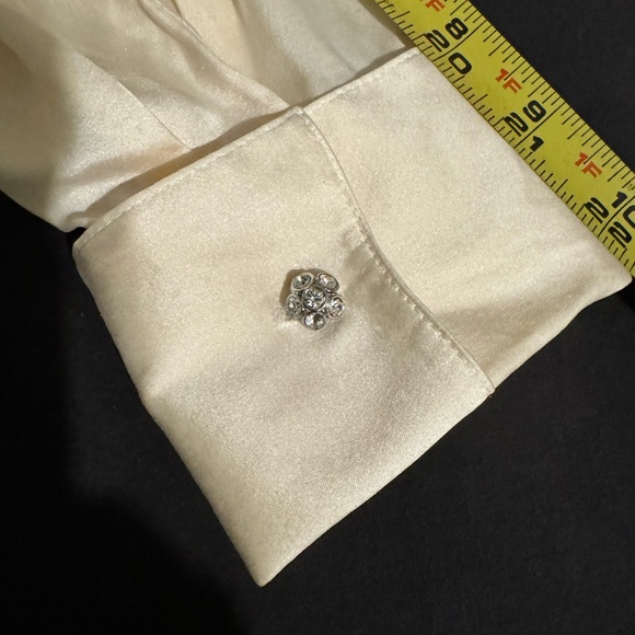 UNIQUE Vintage 80s Designer (Chanel i believe) Stretch Silk Charmeuse blouse - Picture 6 of 9